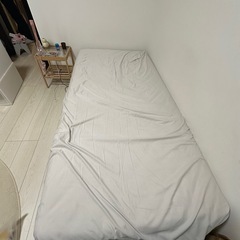 配達可【シングルベッド】クリーニング済【管理番号10312】金の画像