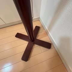 木製ポールハンガーの画像