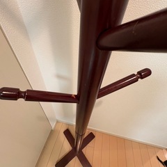 木製ポールハンガーの画像