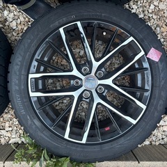 ホイールとスタッドレスタイヤのセットの画像