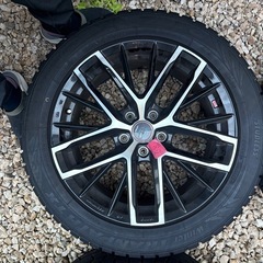 ホイールとスタッドレスタイヤのセットの画像