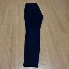 UNIQLOのスキニーデニムの画像