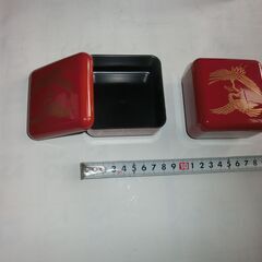 格安まとめてです、◍和食器、重箱3段（市松模様の重箱は珍しい）、●３セットと●超ミニお重（鶴の絵柄が綺麗）が２個（使い道色々）、未使用保管品、格安の為個々不可、画像の物、綺麗、★お手数をおかけしますプロフィール必読ですの画像