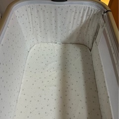 ベビーベッドの画像