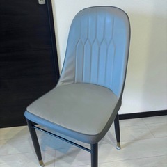 大理石ダイニングテーブルの画像