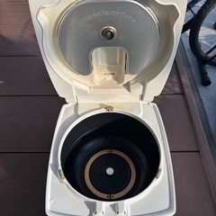MITSUBISHI NJ-E10J9 IH炊飯器 5合　の画像