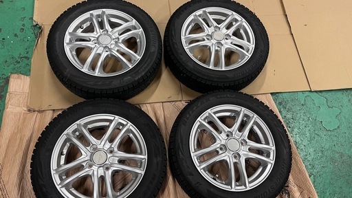 ほぼ新品　スタッドレスタイヤ　ホイル付き　155/65R14 ブリヂストン　VRX2 2023年製
