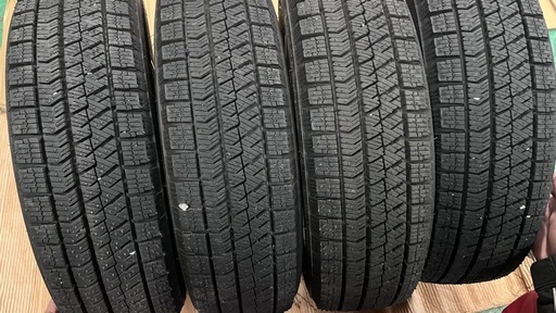 ほぼ新品　スタッドレスタイヤ　ホイル付き　155/65R14 ブリヂストン　VRX2 2023年製