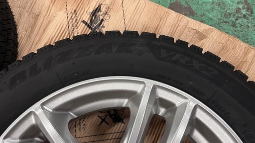 ほぼ新品　スタッドレスタイヤ　ホイル付き　155/65R14 ブリヂストン　VRX2 2023年製