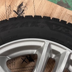 ほぼ新品　スタッドレスタイヤ　ホイル付き　155/65R14 ブリヂストン　VRX2 2023年製の画像