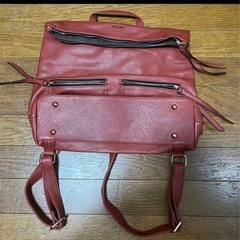 美品FIRANOソフトフェイクレザーファスナーポケットデザイン2WAYリュック　赤の画像