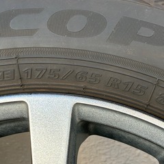 アクア 175/65R15 夏タイヤ 2025製　ホイール付4本セットの画像