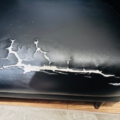 黒いソファの画像