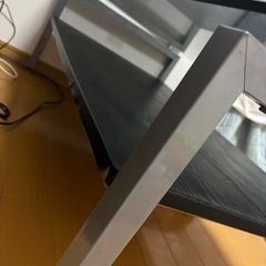 ガラスローテーブルの画像