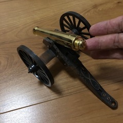 アメリカ独立戦争時代の大砲の置き物の画像