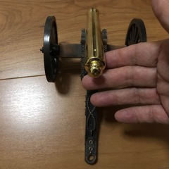 アメリカ独立戦争時代の大砲の置き物の画像