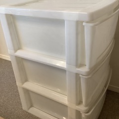 衣装ケース3段　お譲りします(最大3個)の画像