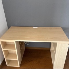 棚付きデスクの画像
