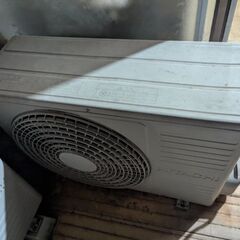 （引き取り相手決定） 2011年製エアコン（要取り外し工事）の画像