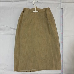 ベージュ　セットアップ　スカートジャッケット　ベストの画像