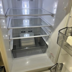 美品】三菱 ホワイト 2ドア冷蔵庫 146L 2022年製 (田辺里奈べってぃー