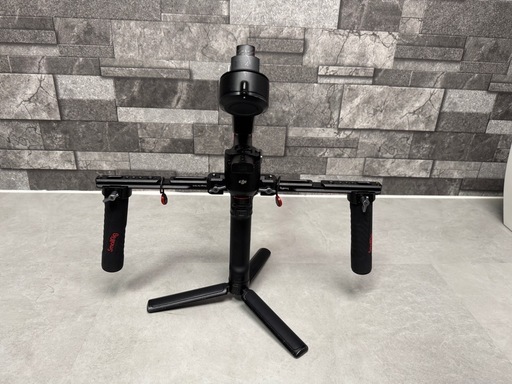 DJI RS3 Pro(モニター,ハンドグリップ,縦型マウント付き)