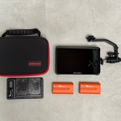 DJI RS3 Pro(モニター,ハンドグリップ,縦型マウント付き)の画像