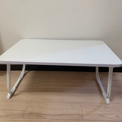 折りたたみテーブル　白の画像