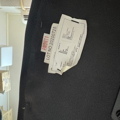 椅子とテーブルの画像