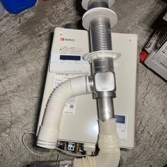 美品    23年製 ノーリツOTQ-G4706WFF  石油給湯機 標準 水道直圧式 屋内壁 掛強制給排気：灯油 追炊ボイラー　灯油ボイラー　石油ボイラーの画像