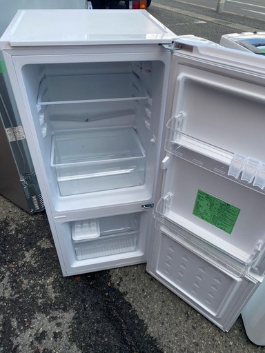 NO B690?福岡市内配送設置無料✨?YRZ-C12H1(ホワイト) 2ドア冷蔵庫 右開き 117L 幅478mm  2020年 