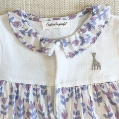 【Sophie la girafe】 キリンのソフィー チューリップ柄長袖ロンパース 80cmの画像