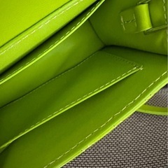 【美品】CHARLES & KEITH ライムグリーン ショルダーバッグの画像