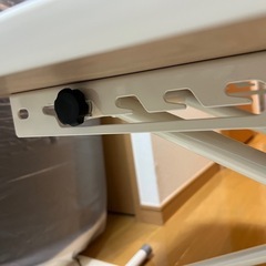 昇降テーブルの画像