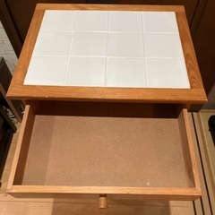 タイル貼り収納棚の画像