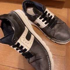 靴 スニーカー ARCH FITS 22cm ツートンカラー　紺 紐なしステッチの画像