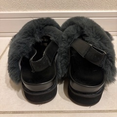 ファーサンダルの画像
