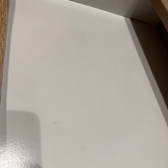 引き出し付きテーブルの画像