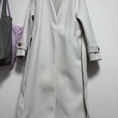 クリーニング済み　GU レディース　ノーカラーコート　ホワイトの画像