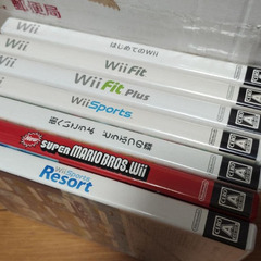 Wii UとWiiの2台セット ゲームパッド リモコン ソフト7本付の画像