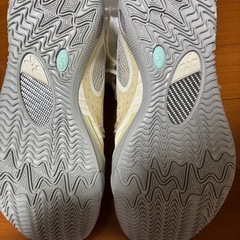 ホワイト ローカット バスケットシューズの画像