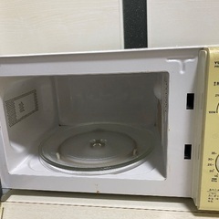 電子レンジとオーブントースターの画像
