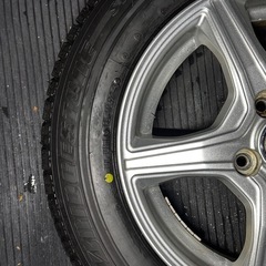 (問い合わせ多いのでゆっくりの返信になります)ブリジストンのスタッドレスタイヤとホイールセットの画像