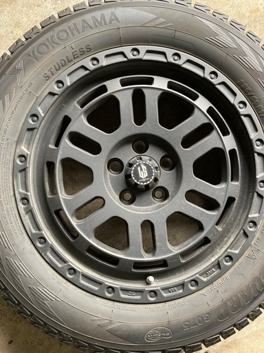 YOKOHAMA 225/60R17 23年製　冬タイヤ　タイヤホイールセット