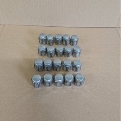 【４本セット+ナット付き🉐】VOXYブリヂストン　スタッドレスタイヤ　の画像