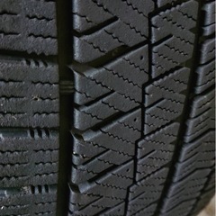 【４本セット+ナット付き🉐】VOXYブリヂストン　スタッドレスタイヤ　の画像