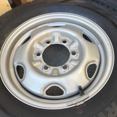 スタッドレス　15×5.5J ハブ径110㎜　6H-139.7 ＋40 ハンコック　ウインター　RW06 195/80R15 107/105L 　キャラバン　ハイエース　スタッドレスの画像