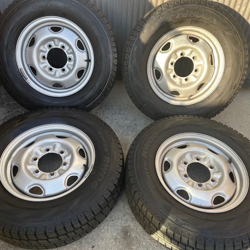 スタッドレス　15×5.5J ハブ径110㎜　6H-139.7 ＋40 ハンコック　ウインター　RW06 195/80R15 107/105L 　キャラバン　ハイエース　スタッドレス