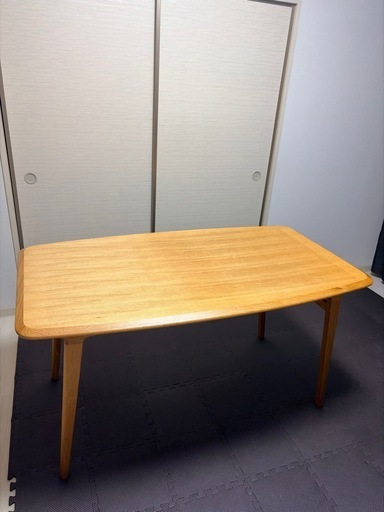 IDEE ダイニングテーブルIKI 1400 Natural (su) 泉福寺のテーブル