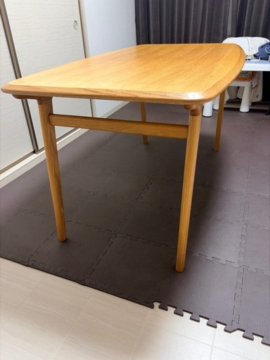 IDEE ダイニングテーブルIKI 1400 Natural (su) 泉福寺のテーブル